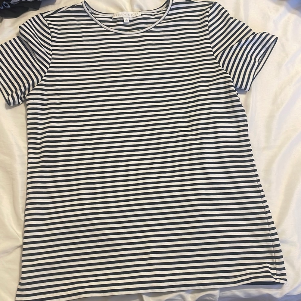 Small striped tee
